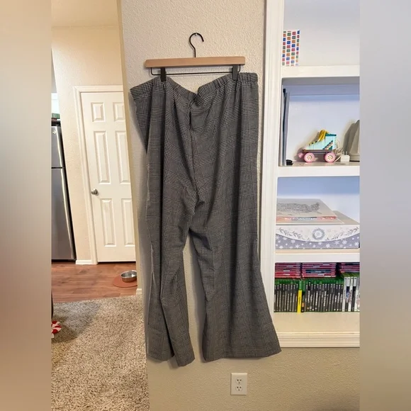 NWT TORRID High-Rise Wide Leg Pull-On Crepe Pant - Picture 6 of 8